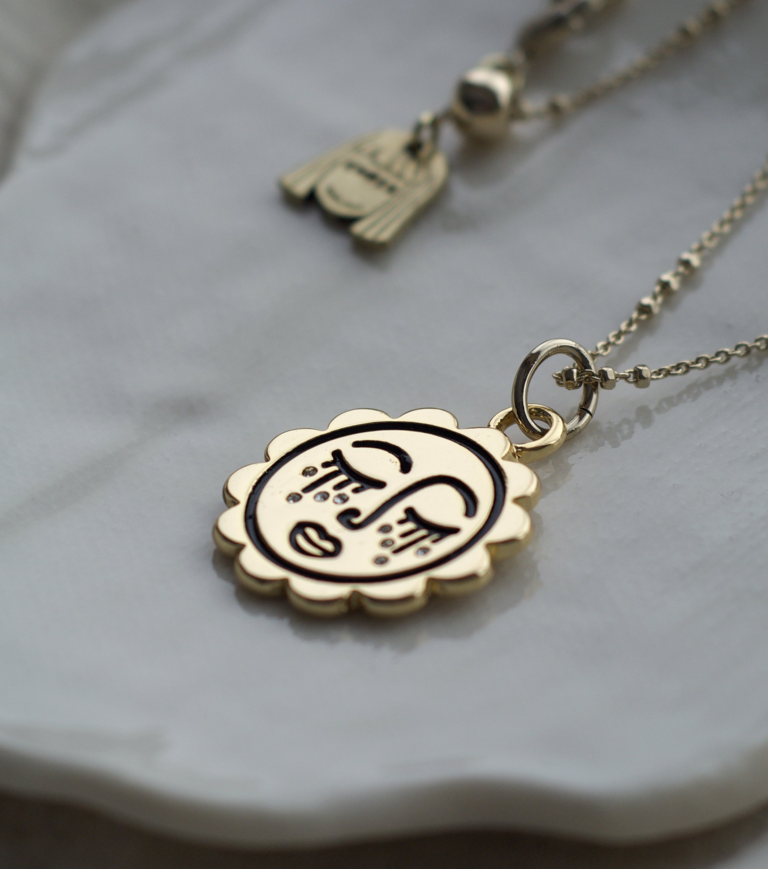 Sunny Heart Nose Pendant In Gold Tone
