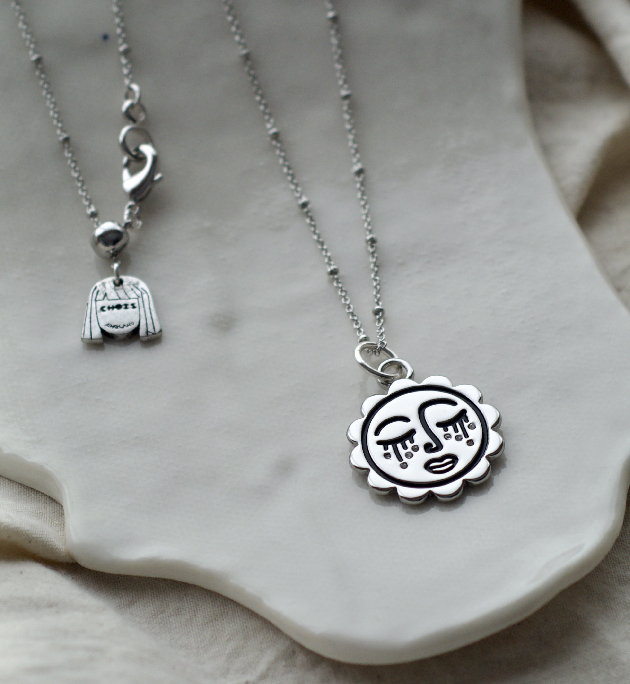 Sun's Crystal Dreaming Pendant Necklace In White Gold Tone